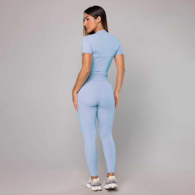 Blusa Fit Light Blue Sky