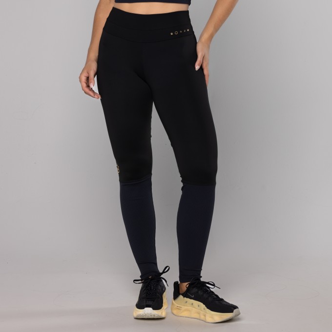 Legging Meia Perna Rib Preto